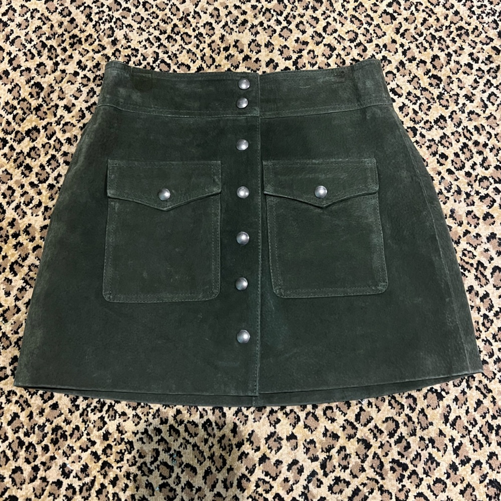 Blank NYC NWOT real leather suede green skirt with pockets size 26